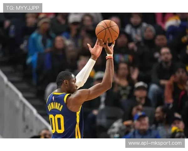 库明加五次暴扣震撼全场展现野兽级身体素质再度证明锋线价值强势