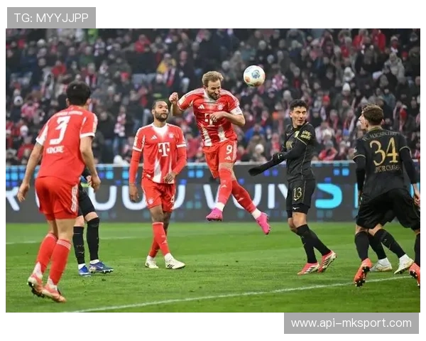 奥格斯堡后卫查韦斯：头球破门像做梦，团队至上