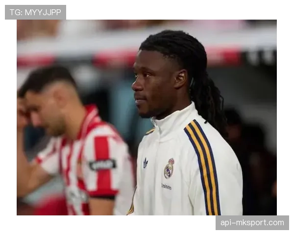 卡马文加两黄变一红被罚下，十人皇马最后时刻崩盘